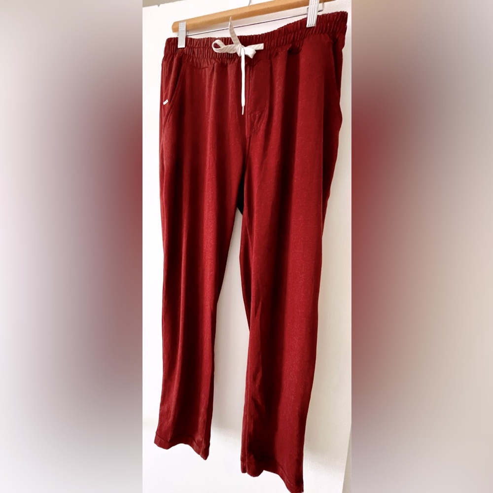 VUORI! Women’s super soft jogger NWOT